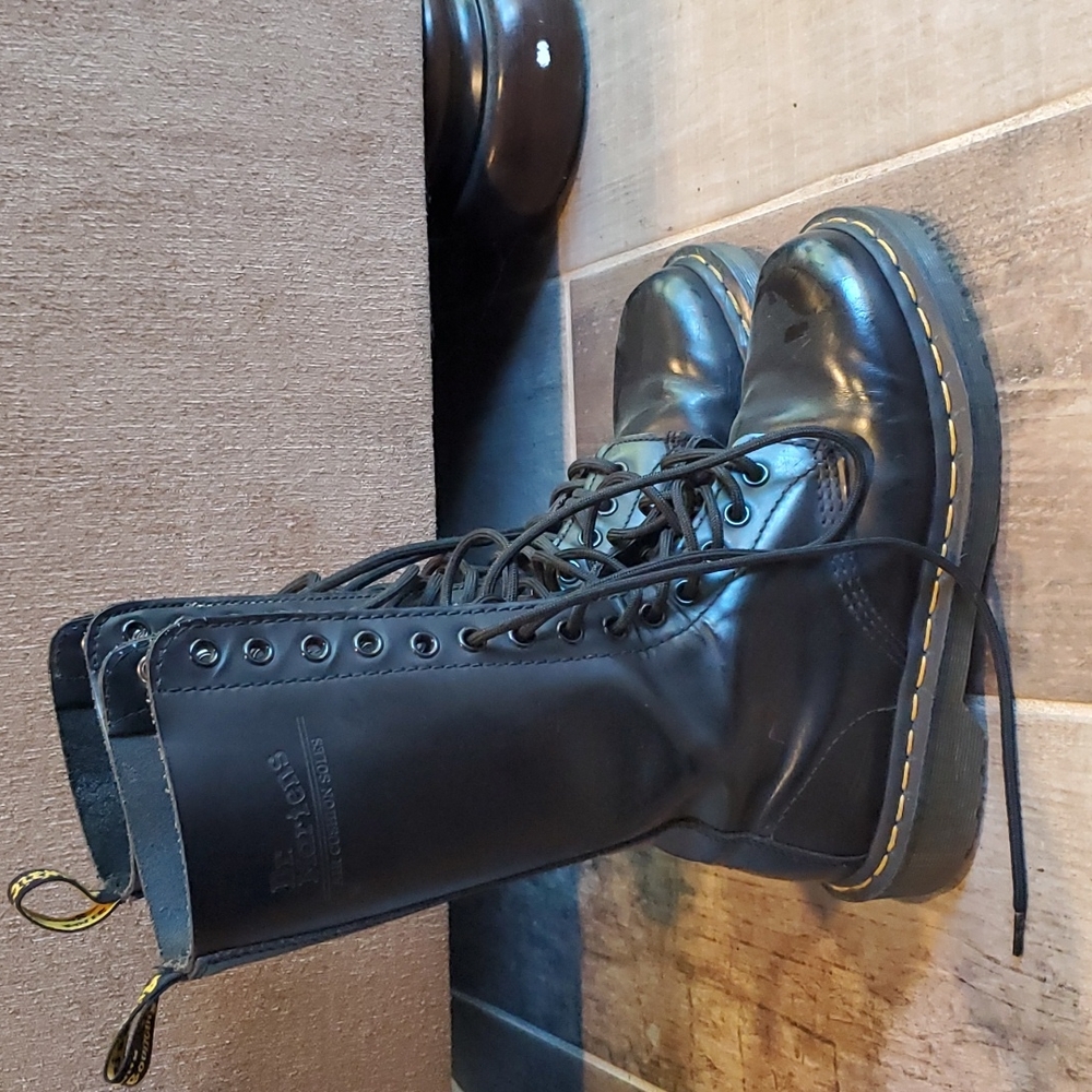 Dr. Martens 14 hole boots